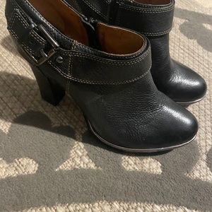 NWOT Sofft ankle bootie